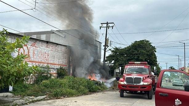 Conato de incendio moviliza a bomberos en Cosamaloapan