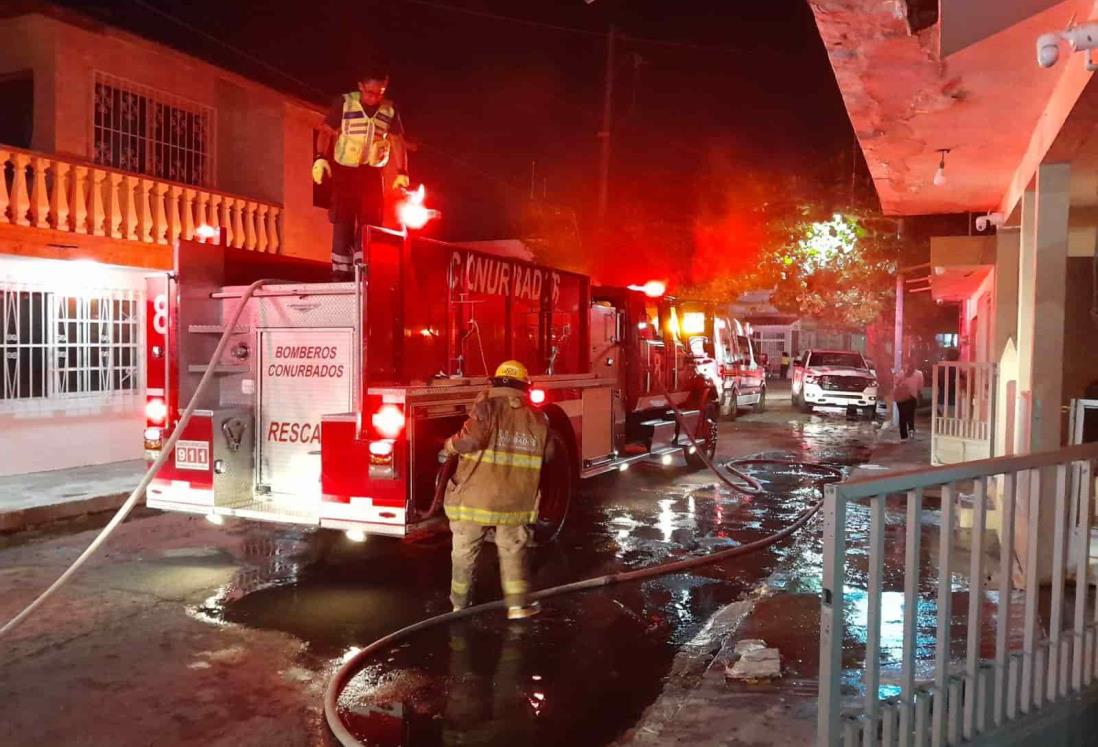 Cortocircuito en aire acondicionado incendia vivienda en el Fraccionamiento Virginia | VIDEO