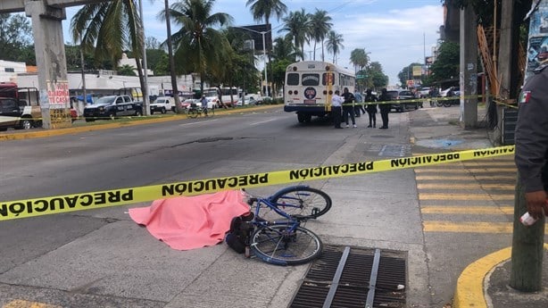 Muere ciclista arrollado por camión urbano en avenida de Veracruz