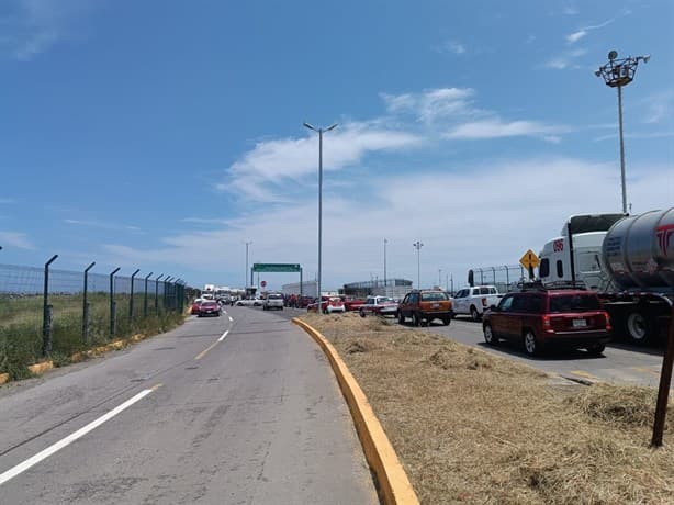 Pescadores bloquean acceso a San Juan de Ulúa; exigen indemnización de Asipona Veracruz