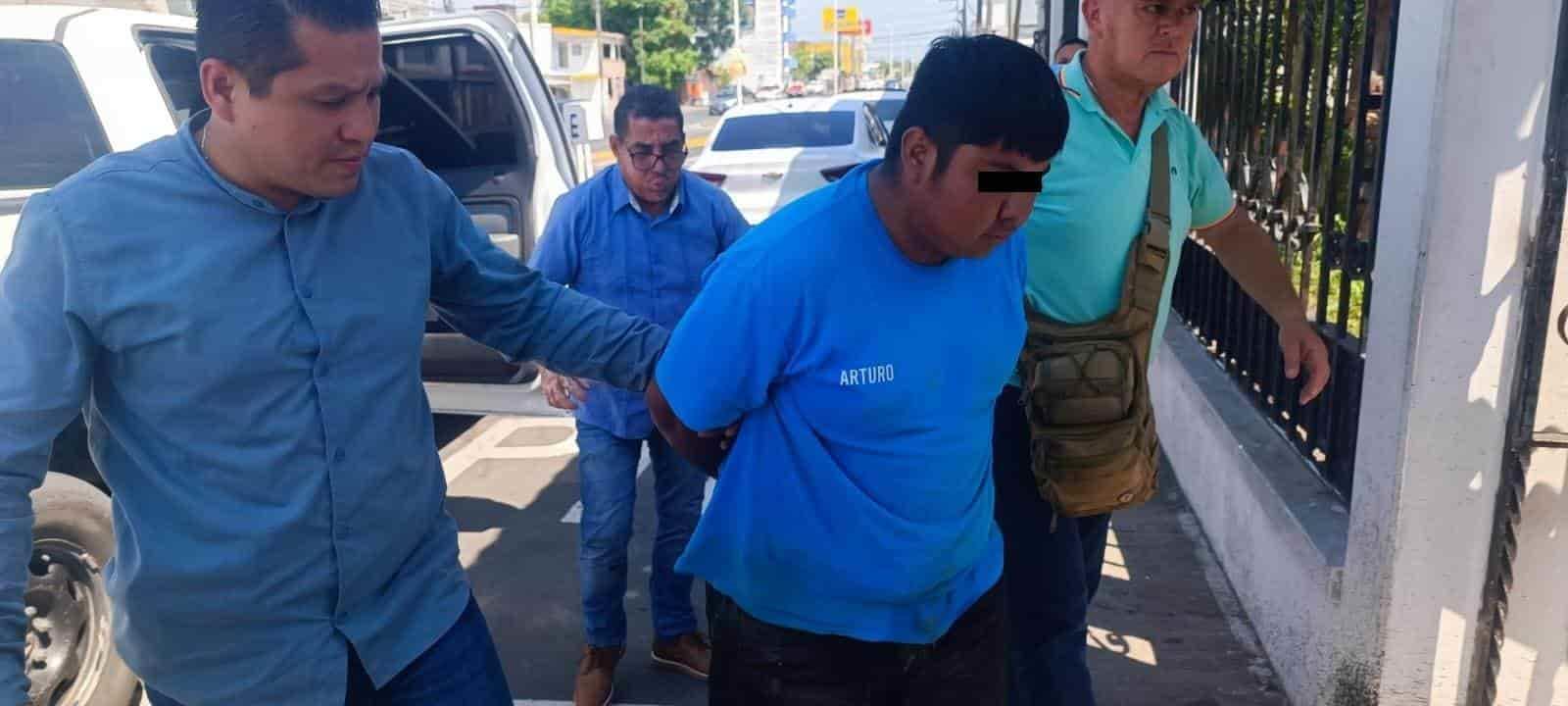 Palapero detenido por machetear al amante de su esposa en Tamiahua