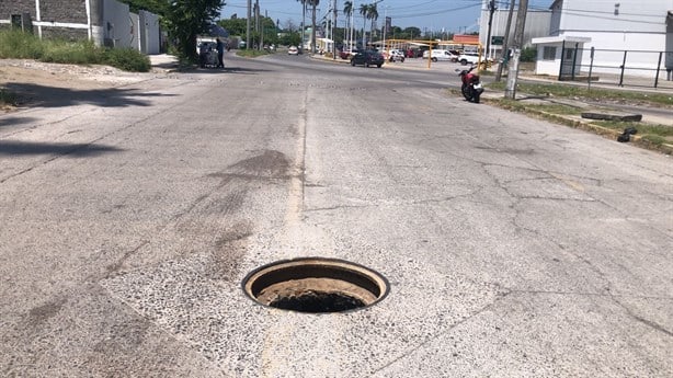 Con registros destapados, así lucen las calles de Ciudad Industrial Bruno Pagliai