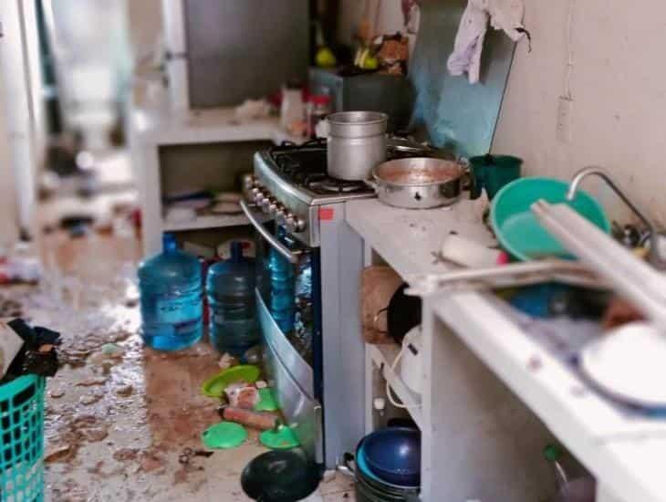 Explota tanque de gas en hogar de Cosoleacaque; hay 2 lesionados