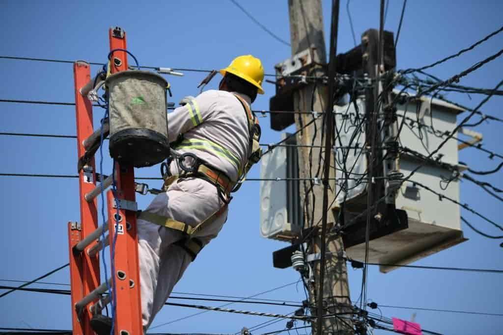 Cortes de luz en Veracruz rebasan capacidad de atención de la CFE