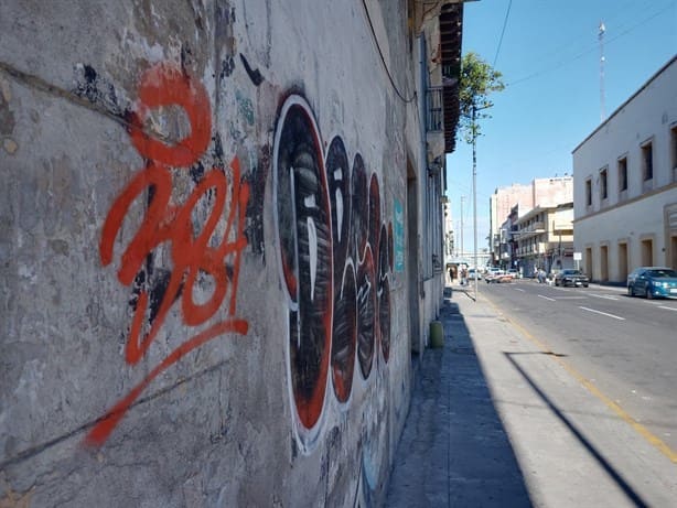 Inundan de grafitis el Centro Histórico de Veracruz ¿Arte o vandalismo?