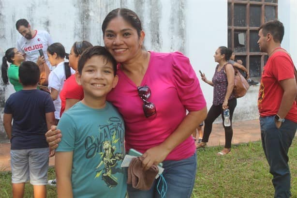 El IVEC y los Halcones Rojos de Veracruz efectúan tarde de deporte y lectura con jóvenes y niños