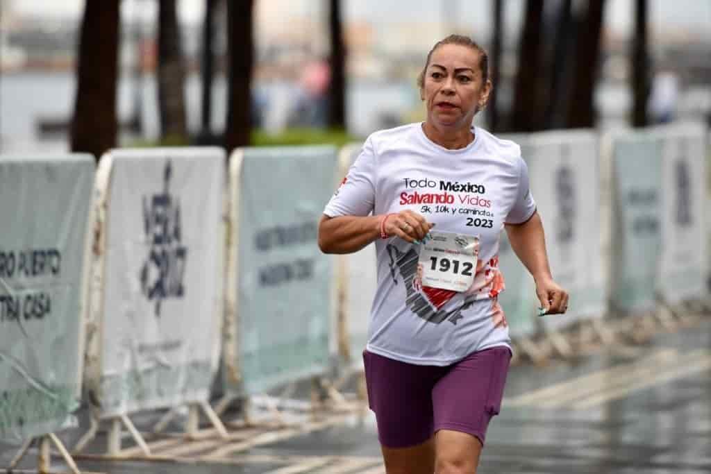 Realiza Cruz Roja la carrera Todo México Salvando Vidas  en el Puerto de Veracruz