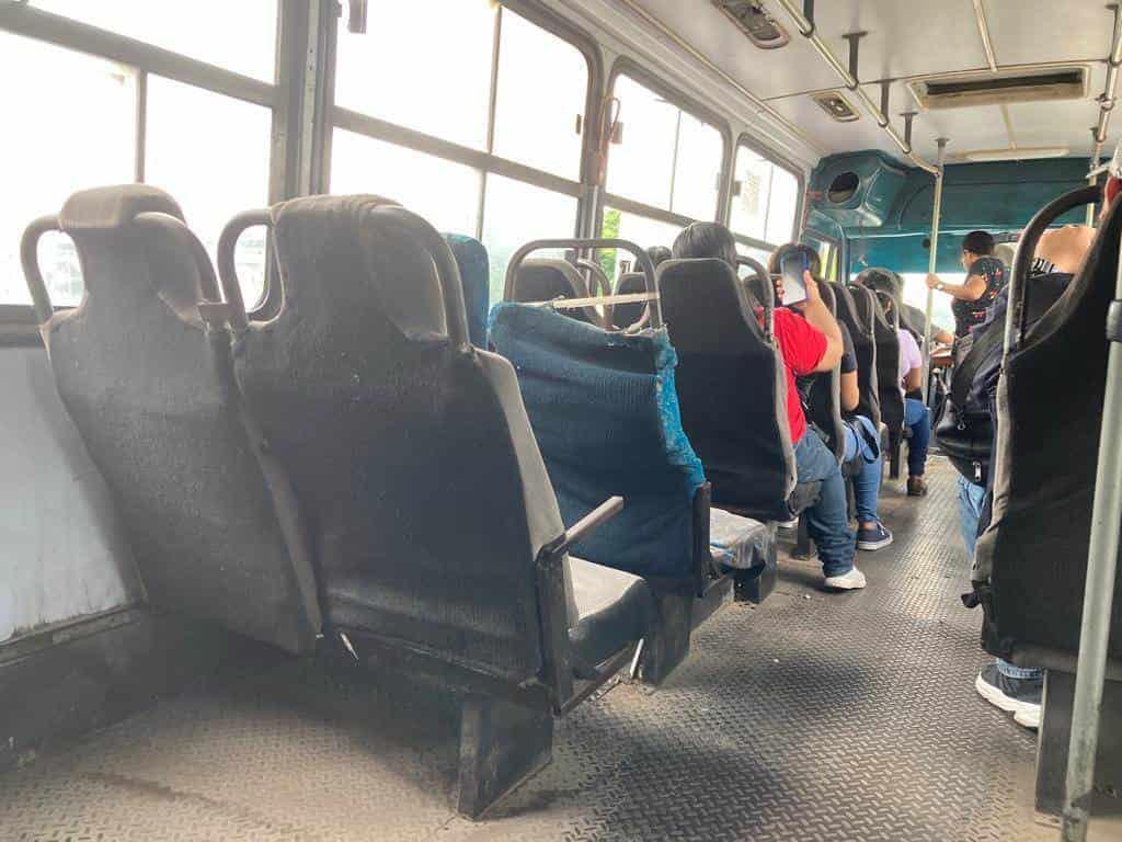 Camiones chatarra circulan como transporte público en Veracruz