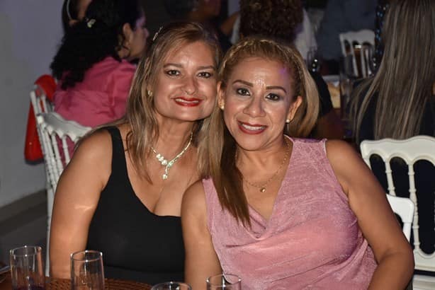 Charito Sánchez Zúñiga cumple 55 años de feliz existencia