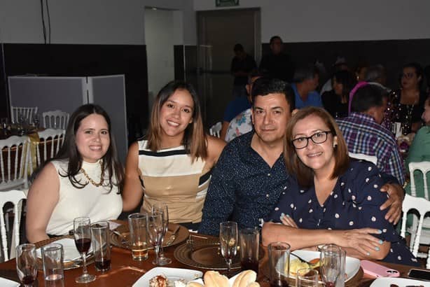 Charito Sánchez Zúñiga cumple 55 años de feliz existencia