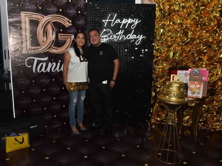 Tania Camacho de Veloz celebra su cumpleaños