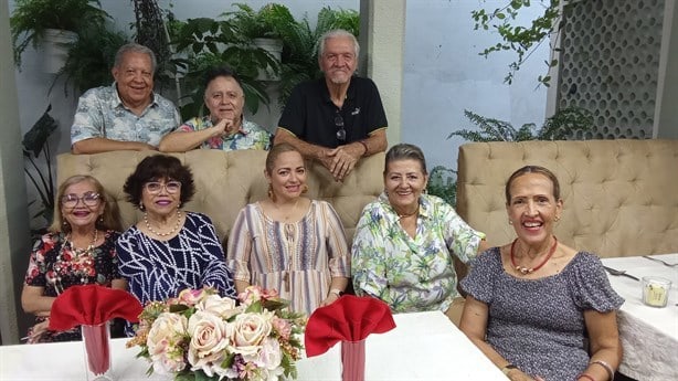 Rosy Valencia celebra su santo