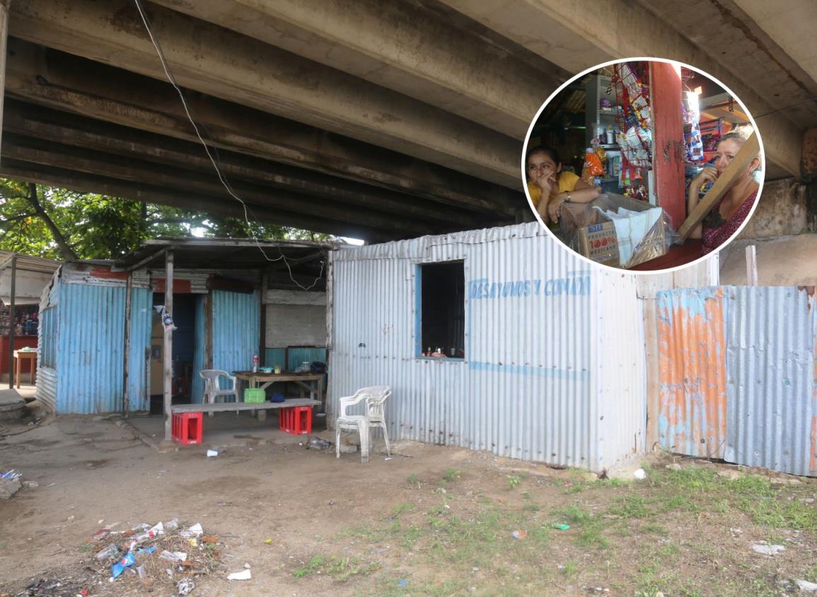 Comerciantes esperan ser reubicadas ante obras del Tren Interoceánico en Coatzacoalcos