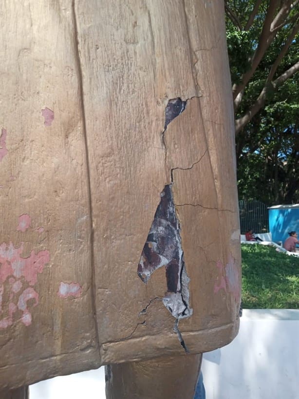 Se cae a pedazos monumento a la Enfermera en Parque Ecológico, en Veracruz