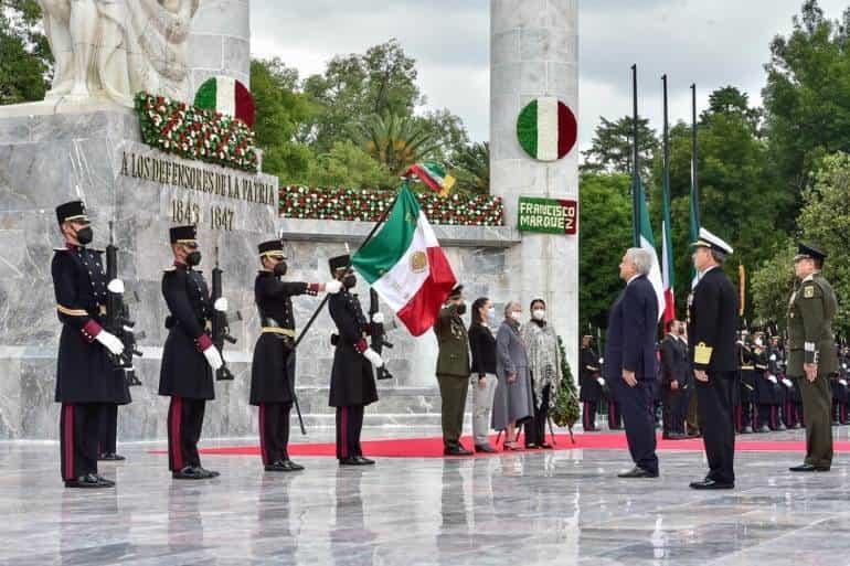 AMLO encabeza homenaje a Niños Héroes de Chapultepec