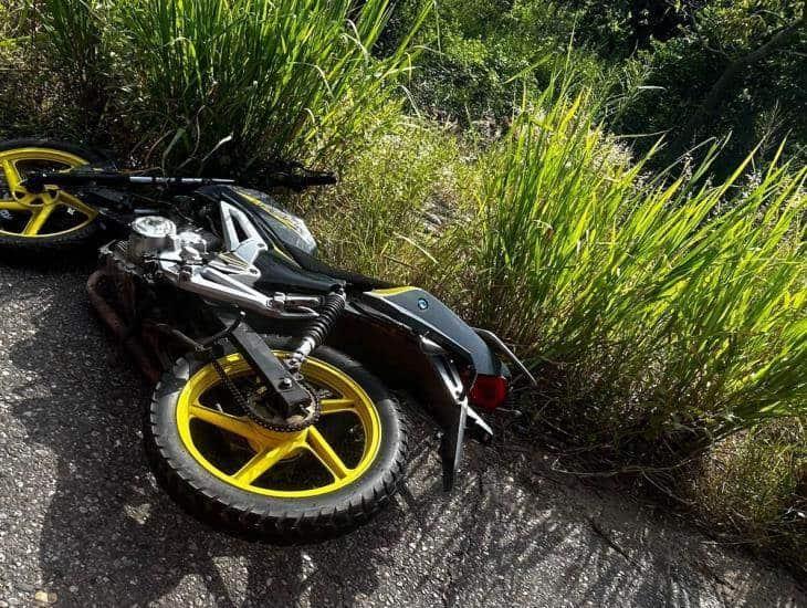 Mueren estudiantes a bordo de motocicleta en carretera a Amatitlán