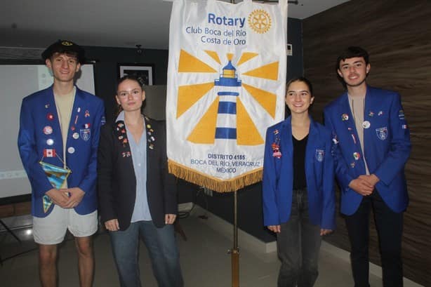 Socios de Club Rotario Boca del Río Costa de Oro participan en la charla ‘El poder de hablar en público’