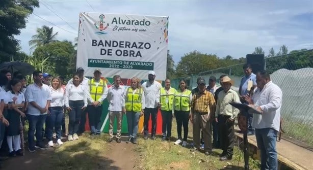 Dan banderazo a obra de pavimentación con concreto hidráulico en calles de Alvarado