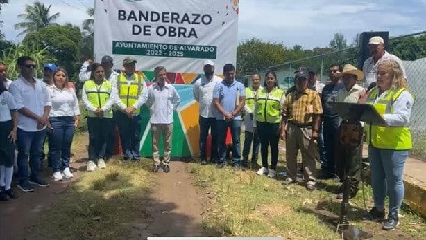 Dan banderazo a obra de pavimentación con concreto hidráulico en calles de Alvarado