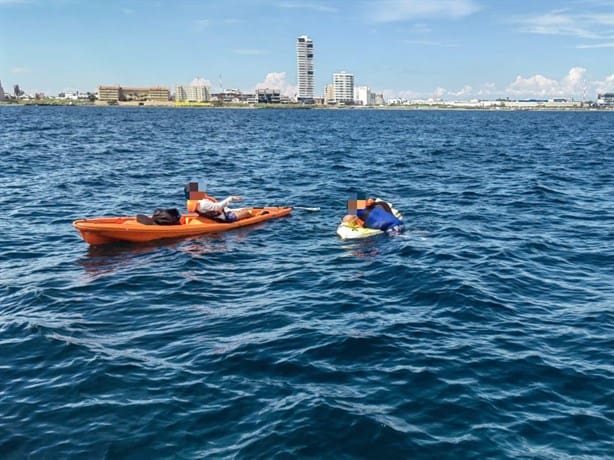 Rescatan a dos personas varadas en la Isla de Sacrificios en Veracruz