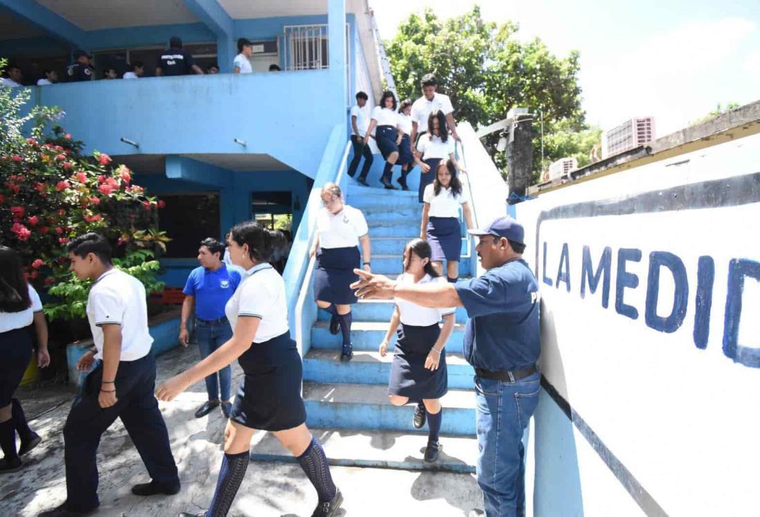 PC de Medellín realiza con éxito simulacro de sismo en bachillerato de El Tejar