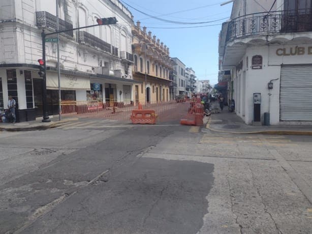 Por segundo día, cierran calles en el Centro Histórico de Veracruz por obras de reparación