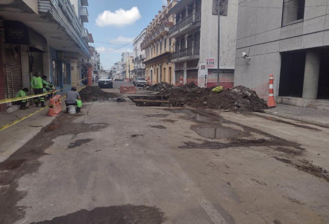 Por segundo día, cierran calles en el Centro Histórico de Veracruz por obras de reparación