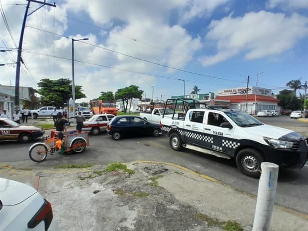 Muere adulto mayor atropellado en su triciclo por un camión urbano en Veracruz