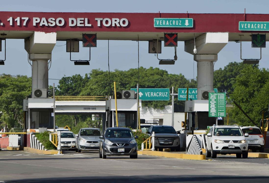 Reporta Capufe fila de 2 km en caseta Paso del Toro, Veracruz