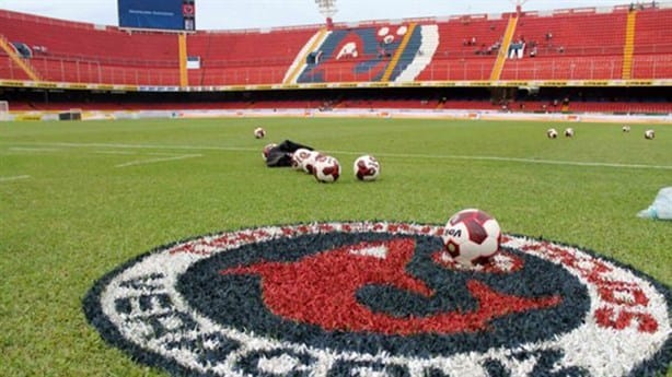 Escudo de los Tiburones Rojos de Veracruz, entre los 3 mejores de México