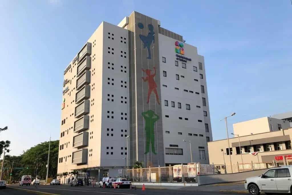 Enfermera relata caída de elevador en Torre Pediátrica de Veracruz