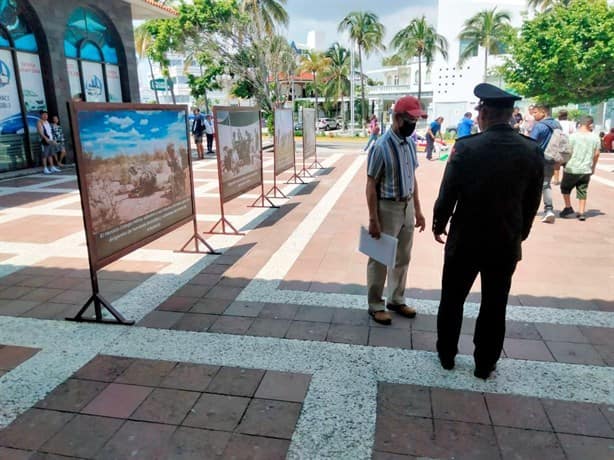 Sedena monta exposición fotográfica en Plaza Acuario de Veracruz