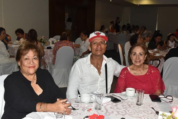 Damas Vicentinas de Veracruz realizan desayuno anual