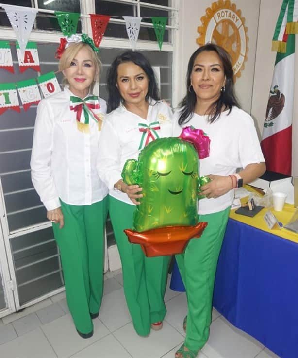 Club Rotario Xalapa Carita Feliz celebra el mes patrio