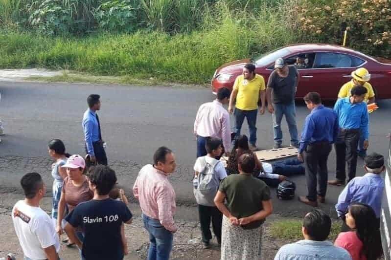 Motociclista derrapa antes de llegar al Rastro municipal de Tierra Blanca