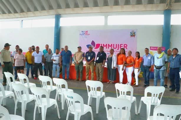 Capacitan a taxistas en Úrsulo Galván en prevención de violencia contra las mujeres