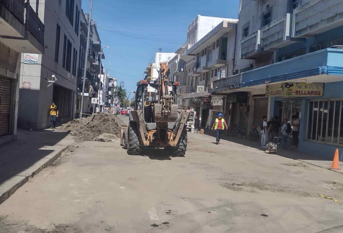 Avanza reparación en calle Mario Molina del Centro de Veracruz