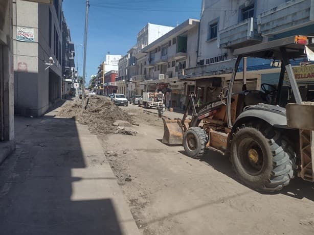 Avanza reparación en calle Mario Molina del Centro de Veracruz