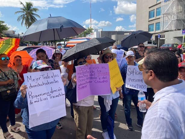 Claman por medicamentos y especialistas en ISSSTE Veracruz
