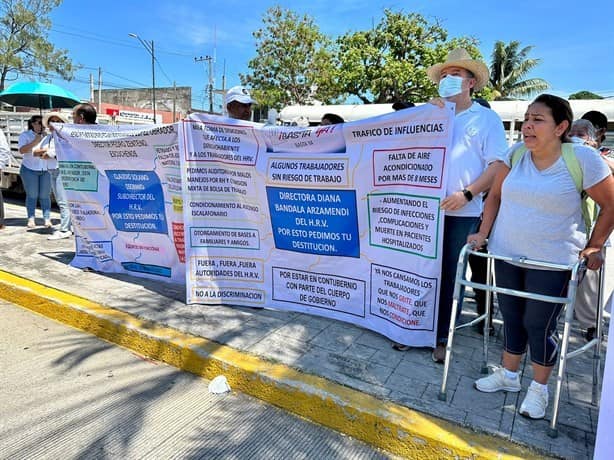 Se manifiestan trabajadores del ISSSTE en Veracruz en avenida Díaz Mirón | VIDEO