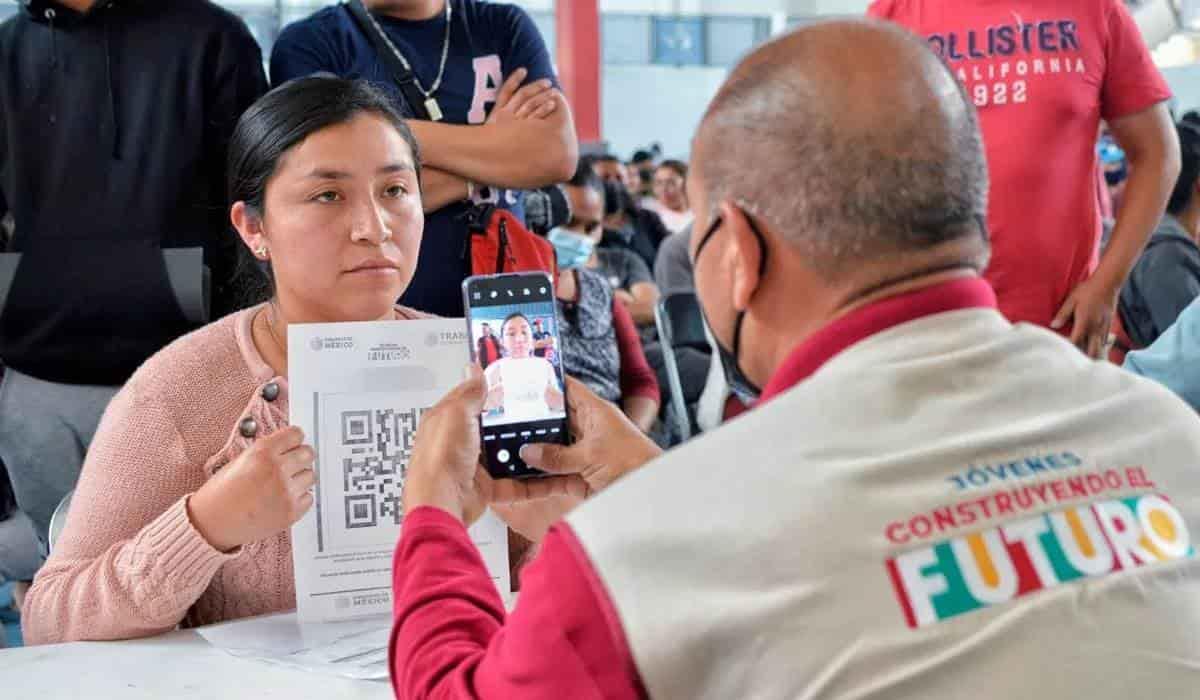 AMLO destaca más de 2 millones de afiliados al programa Jóvenes Construyendo el Futuro