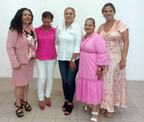 Realizan plática Liderazgo en Tacones