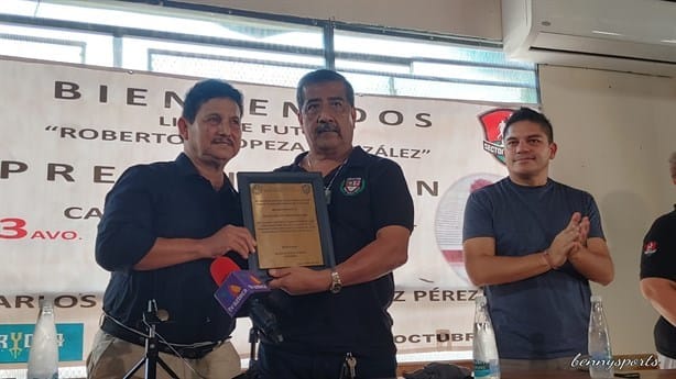 Contento Balita por homenaje de la Liga Oropeza