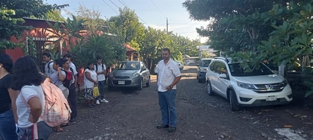 Padres de familia exigen destitución de maestro en Telebachillerato de Puente Jula, Veracruz