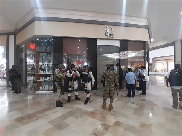 Asaltan joyería en centro comercial en Boca del Río | VIDEO