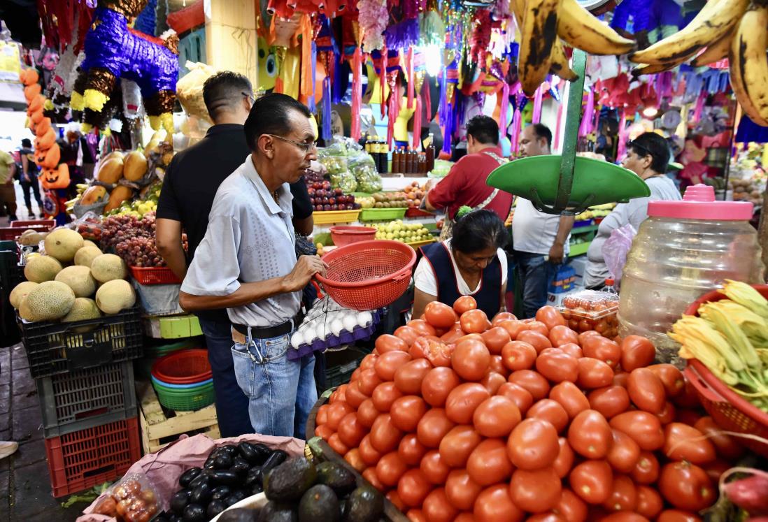 En agonía, comerciantes no logran estabilizar precios de la canasta básica en mercados de Veracruz