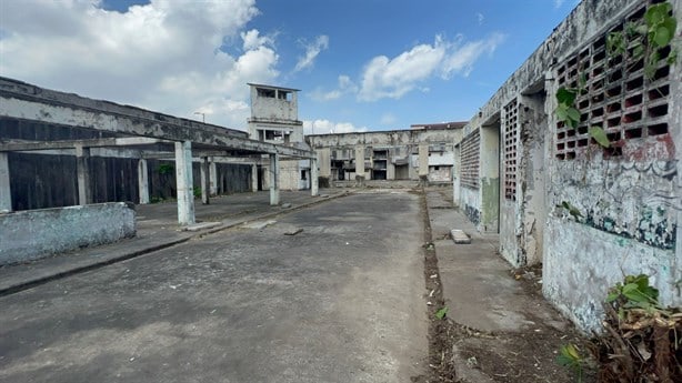 UV recibe expenal Allende en Veracruz; lo convertirá en centro cultural