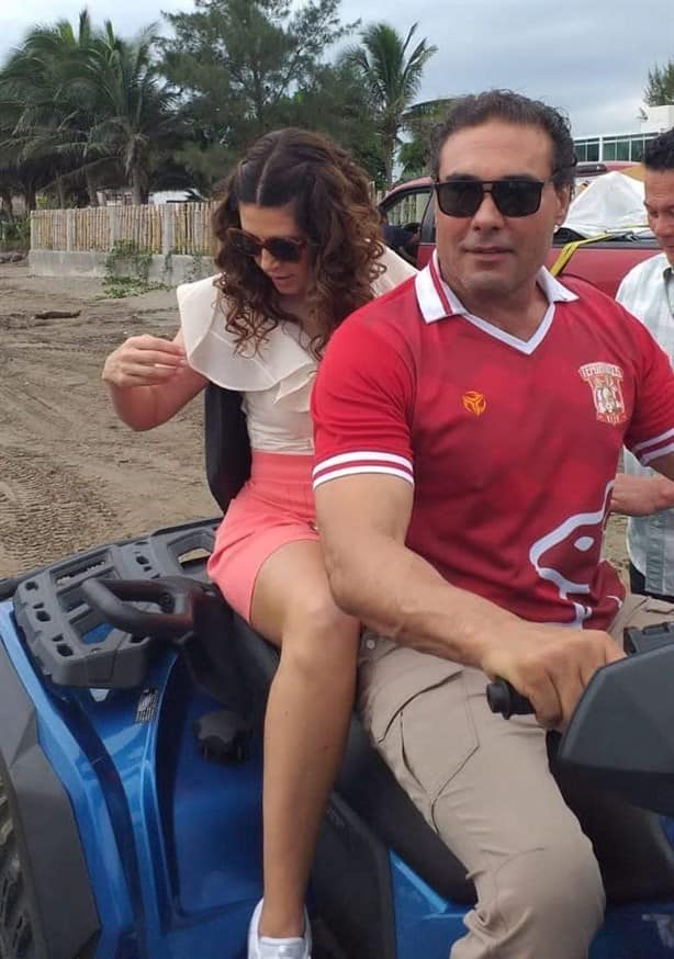 Eduardo Yáñez y Mayrín Villanueva, graban telenovela en playa de Chachalacas