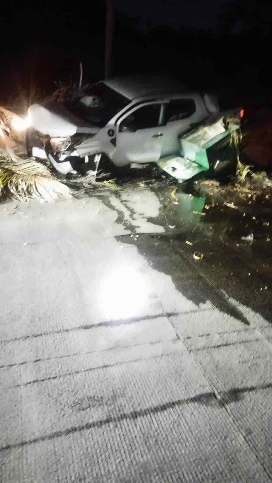 Choque de camioneta deja sin luz a fraccionamiento de Veracruz