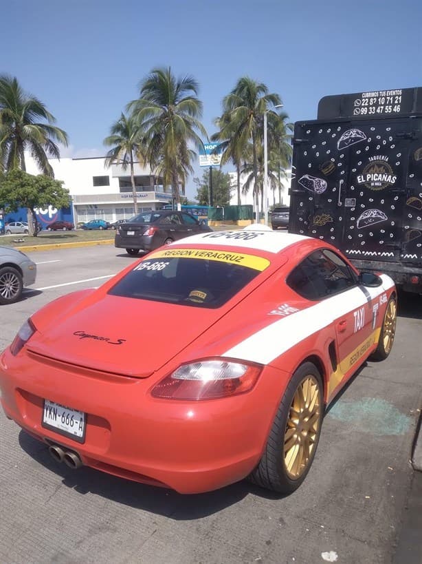 ¿Hay un Porsche taxi en Veracruz?; esto sabemos